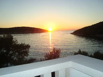 Apartment by the Sea in Hvar for 3 Guests