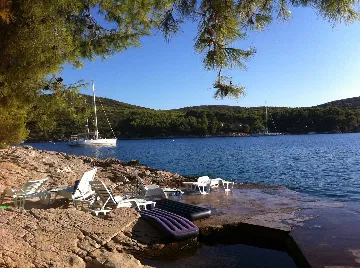 Apartment by the Sea in Hvar for 3 Guests