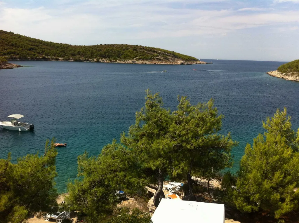 Hvar Apartment for 4 Guests with Terrace