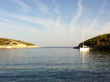 Hvar Apartment for 4 Guests with Terrace