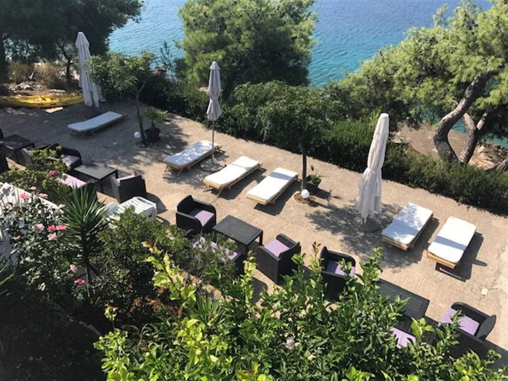Hvar Apartment for 4 Guests with Terrace