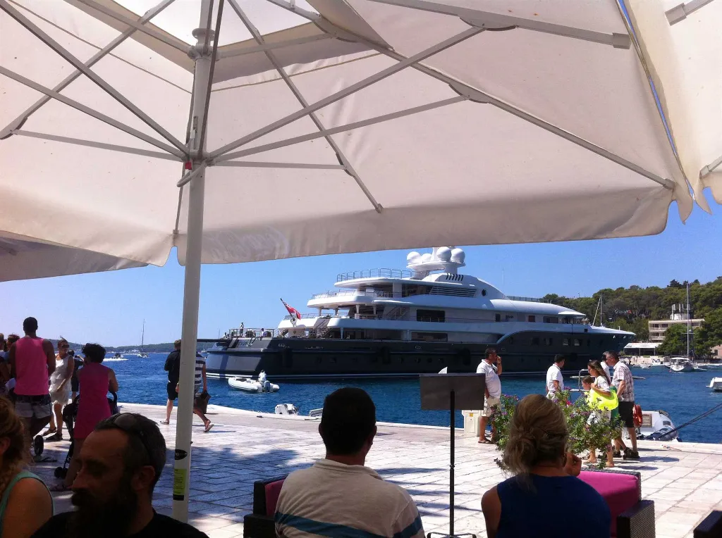 Hvar Apartment with Balcony and Bay View