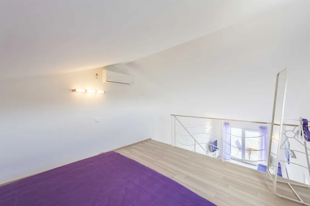 Apartment with Balcony in Hvar for 6 Guests