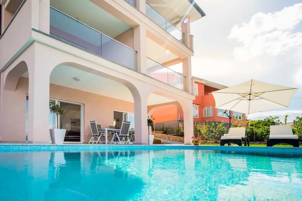 Apartment in Vrbnik with Private Infinity Pool