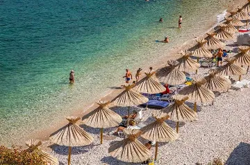 Apartment in Vrbnik with Private Infinity Pool