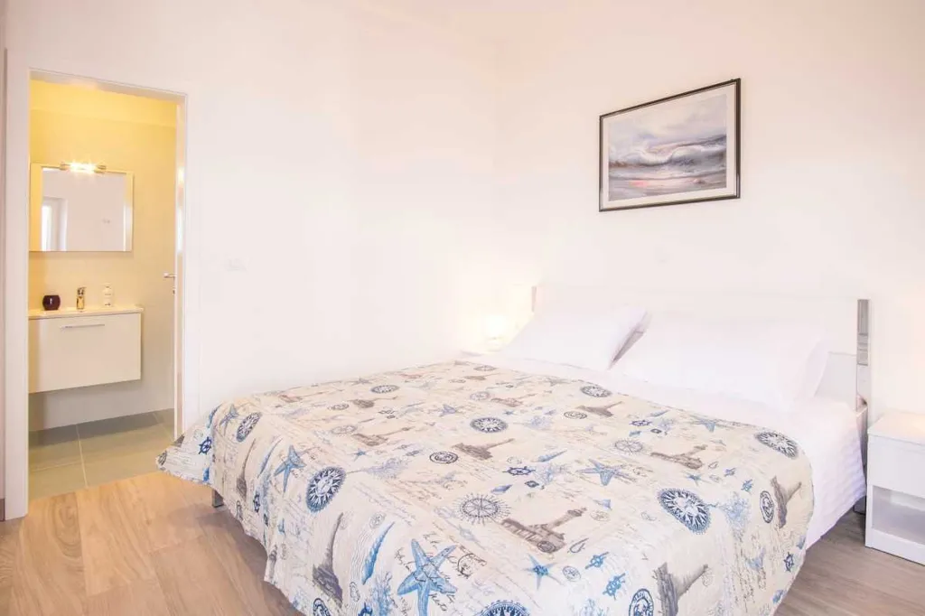 Apartment in Vrbnik with Private Infinity Pool