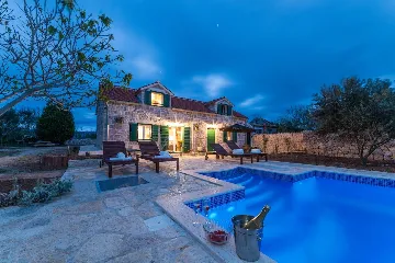 Villa with Swimming Pool in Vir, Croatia