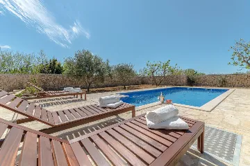 Villa with Swimming Pool in Vir, Croatia