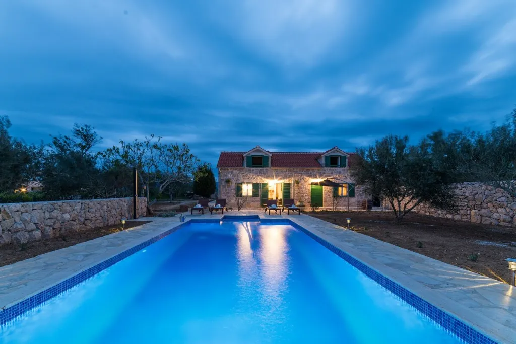 Villa with Swimming Pool in Vir, Croatia