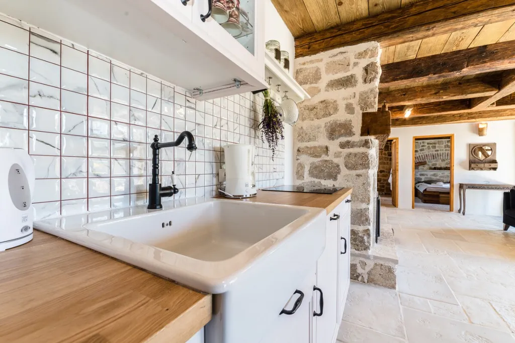 Villa with Swimming Pool in Vir, Croatia