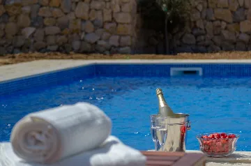 Villa with Swimming Pool in Vir, Croatia