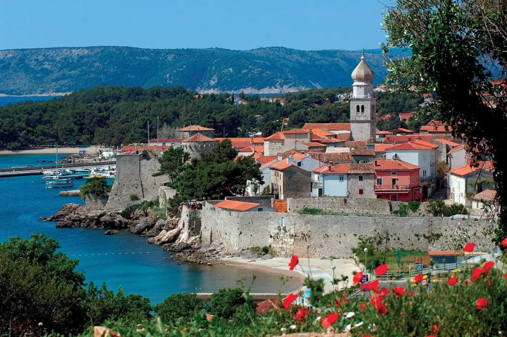 Modern Apartment in Krk for 4 Guests Near Beach