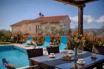 4-Bedroom Villa in Brzac with Private Pool