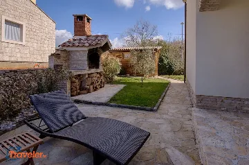 4-Bedroom Villa in Brzac with Private Pool