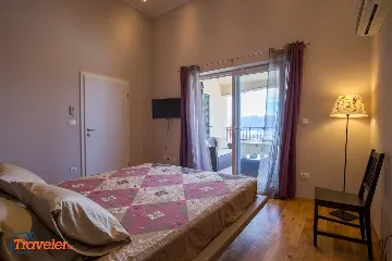 4-Bedroom Villa in Brzac with Private Pool