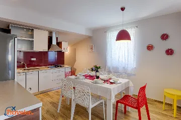 4-Bedroom Villa in Brzac with Private Pool