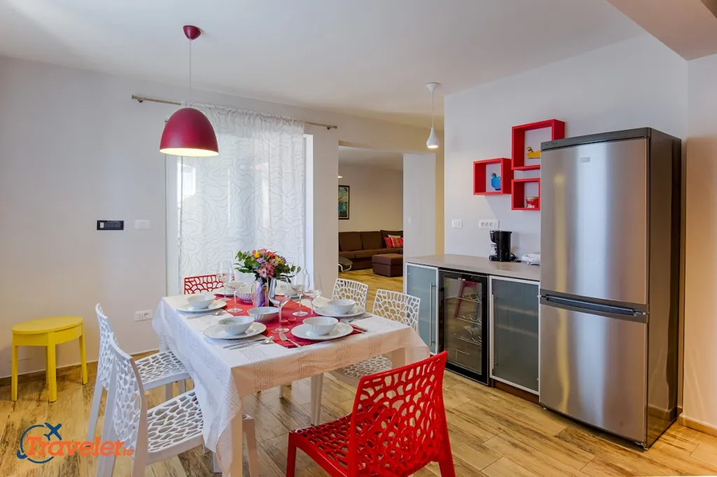 4-Bedroom Villa in Brzac with Private Pool