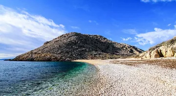 4-Bedroom Villa in Brzac with Private Pool