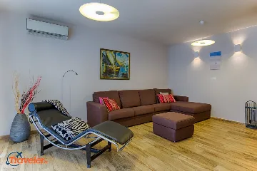 4-Bedroom Villa in Brzac with Private Pool