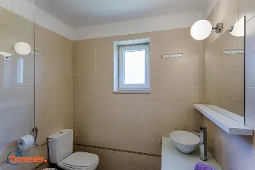 4-Bedroom Villa in Brzac with Private Pool