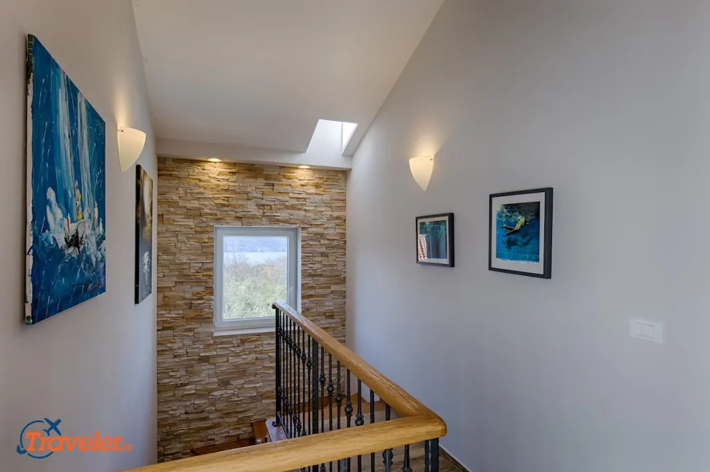 4-Bedroom Villa in Brzac with Private Pool