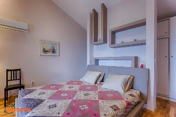 4-Bedroom Villa in Brzac with Private Pool