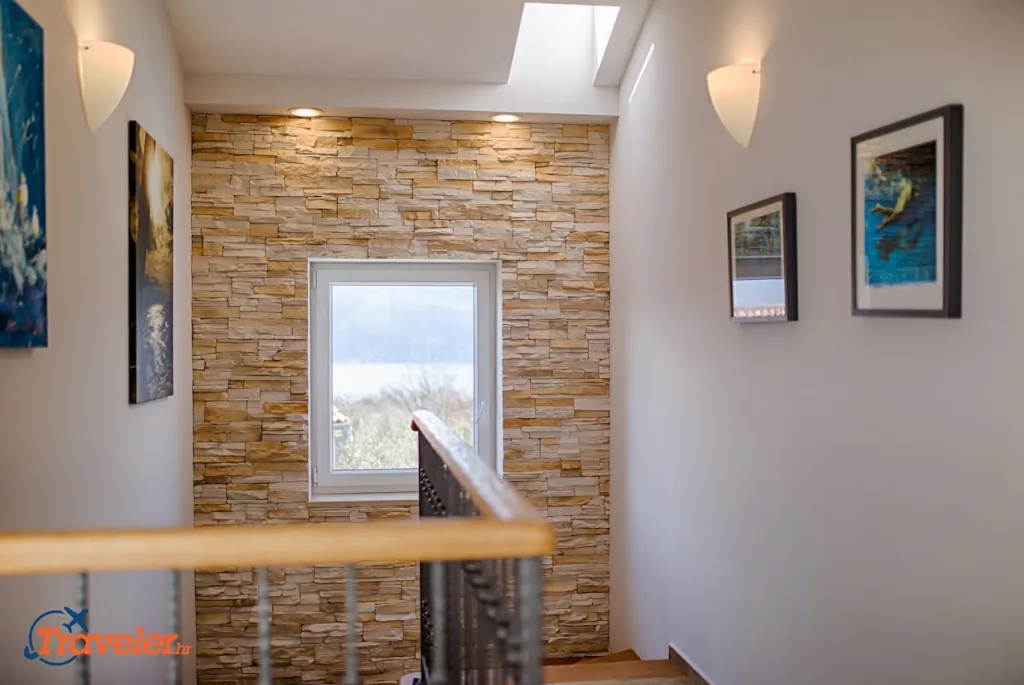 4-Bedroom Villa in Brzac with Private Pool