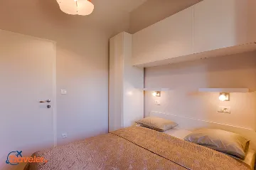 4-Bedroom Villa in Brzac with Private Pool