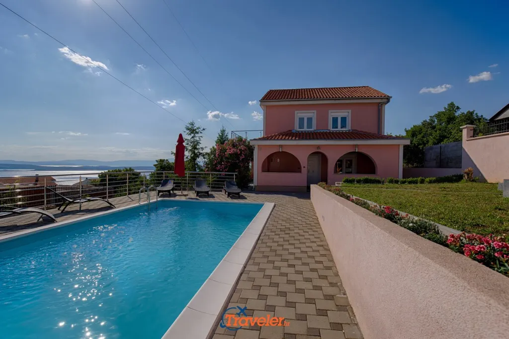 Crikvenica 4-Bedroom Villa for 10 Guests with Pool