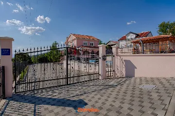 Crikvenica 4-Bedroom Villa for 10 Guests with Pool