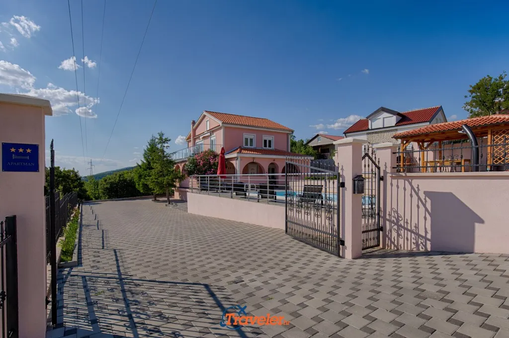 Crikvenica 4-Bedroom Villa for 10 Guests with Pool