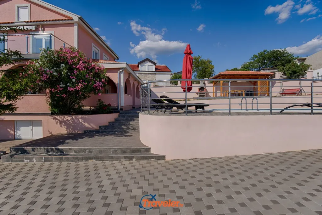 Crikvenica 4-Bedroom Villa for 10 Guests with Pool