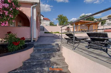 Crikvenica 4-Bedroom Villa for 10 Guests with Pool