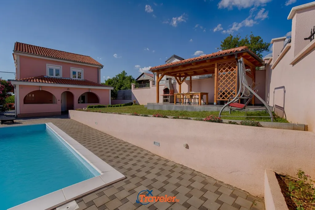 Crikvenica 4-Bedroom Villa for 10 Guests with Pool