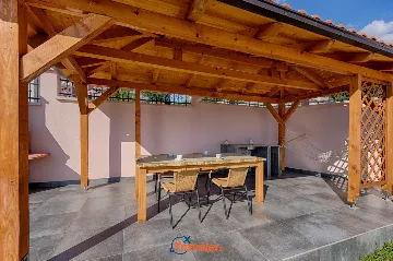 Crikvenica 4-Bedroom Villa for 10 Guests with Pool