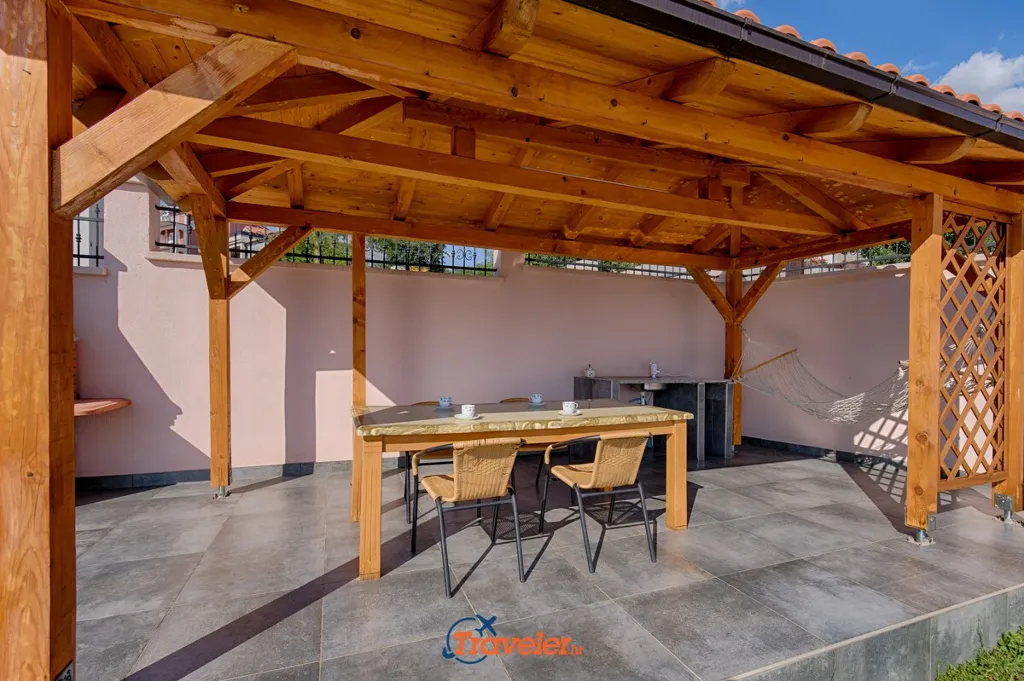 Crikvenica 4-Bedroom Villa for 10 Guests with Pool
