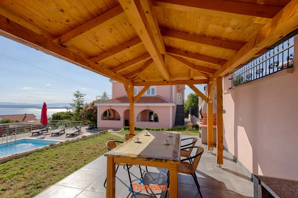 Crikvenica 4-Bedroom Villa for 10 Guests with Pool