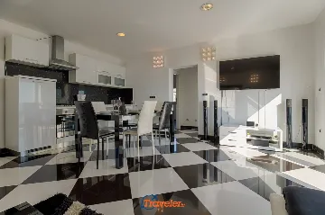 Crikvenica 4-Bedroom Villa for 10 Guests with Pool