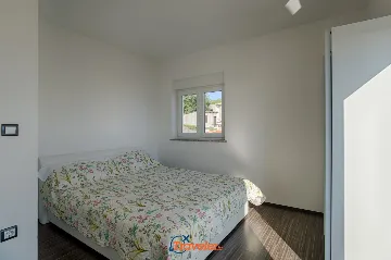 Crikvenica 4-Bedroom Villa for 10 Guests with Pool