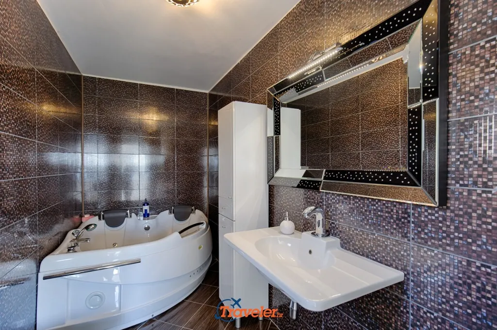 Crikvenica 4-Bedroom Villa for 10 Guests with Pool