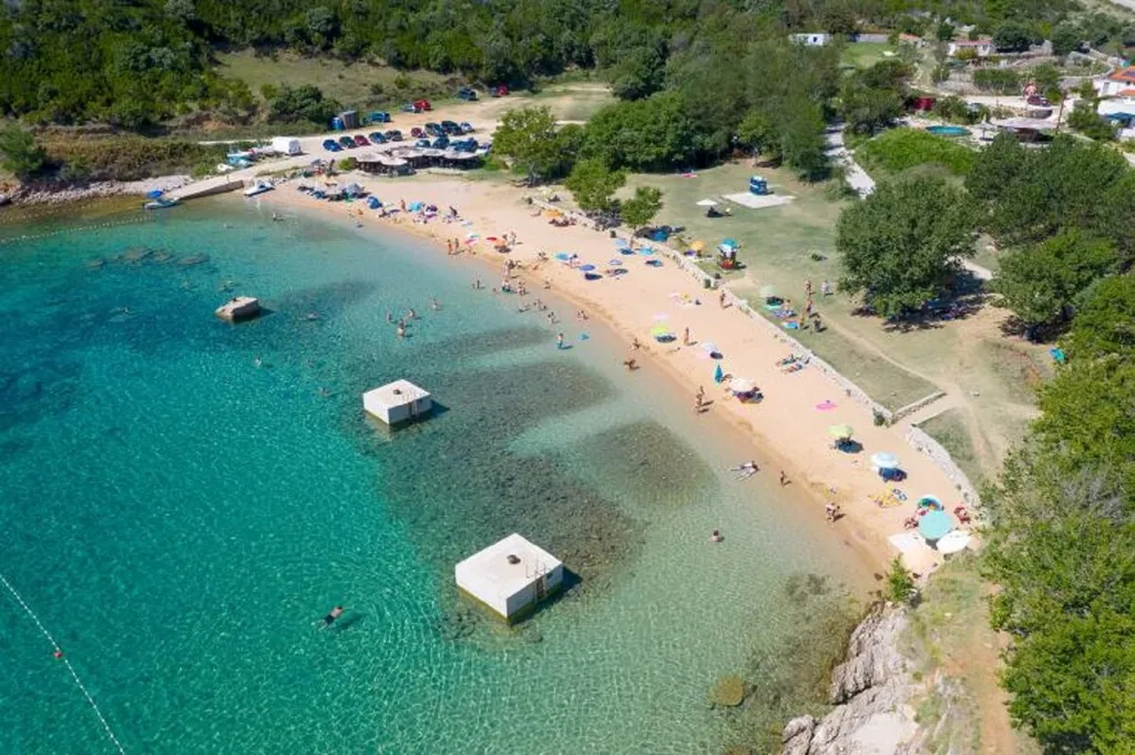 Villa in Vrbnik for 6 Guests with Pool