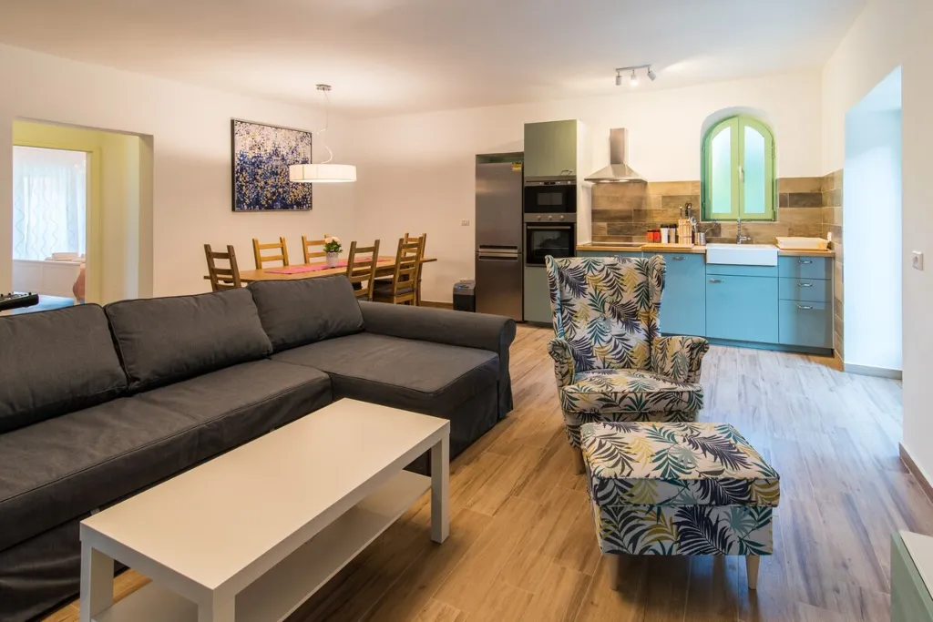 Villa in Vrbnik for 6 Guests with Pool