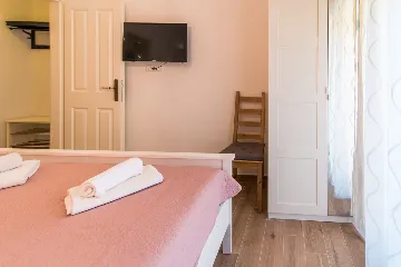 Villa in Vrbnik for 6 Guests with Pool