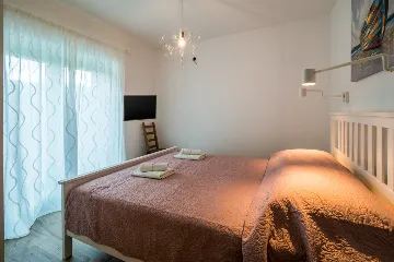 Villa in Vrbnik for 6 Guests with Pool