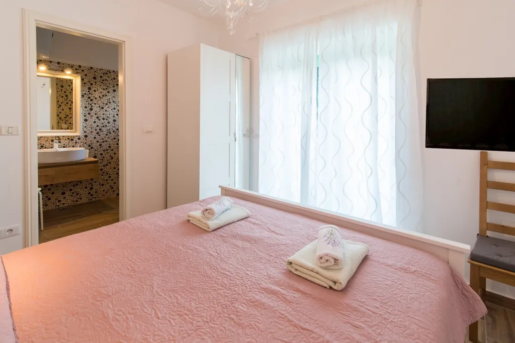 Villa in Vrbnik for 6 Guests with Pool
