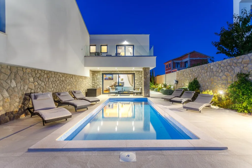 Villa in Gabonjin with Private 55 m² Pool
