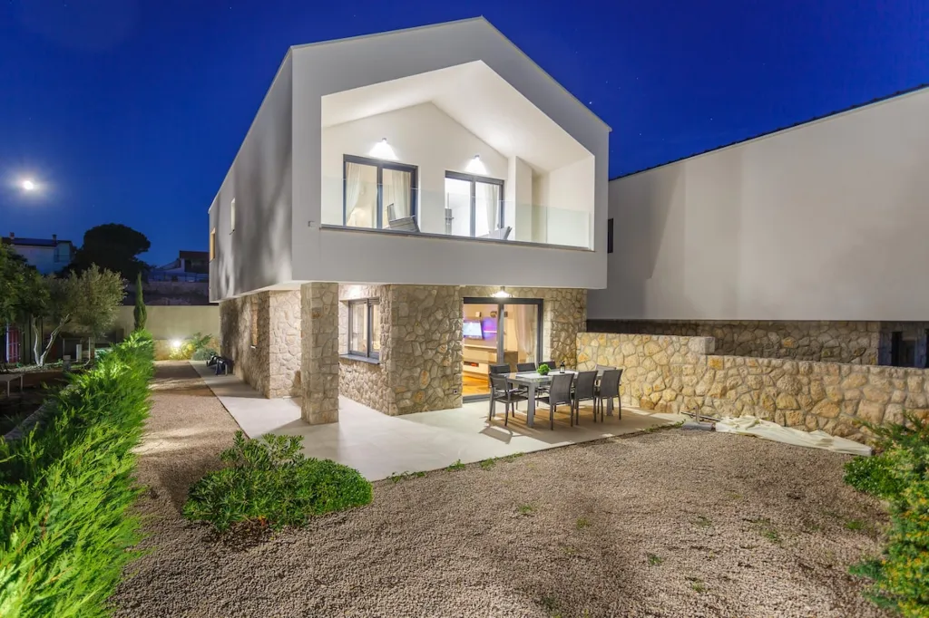 Villa in Gabonjin with Private 55 m² Pool