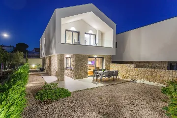 Villa in Gabonjin with Private 55 m² Pool