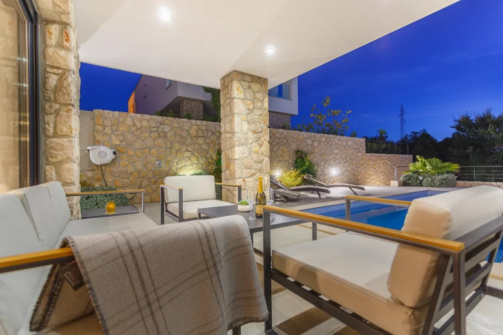 Villa in Gabonjin with Private 55 m² Pool