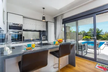 Villa in Gabonjin with Private 55 m² Pool